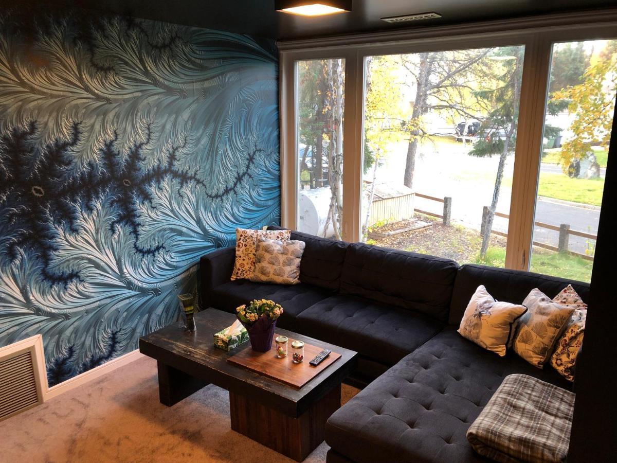 Bed and Breakfast 好丘。Hacho House à Yellowknife Extérieur photo