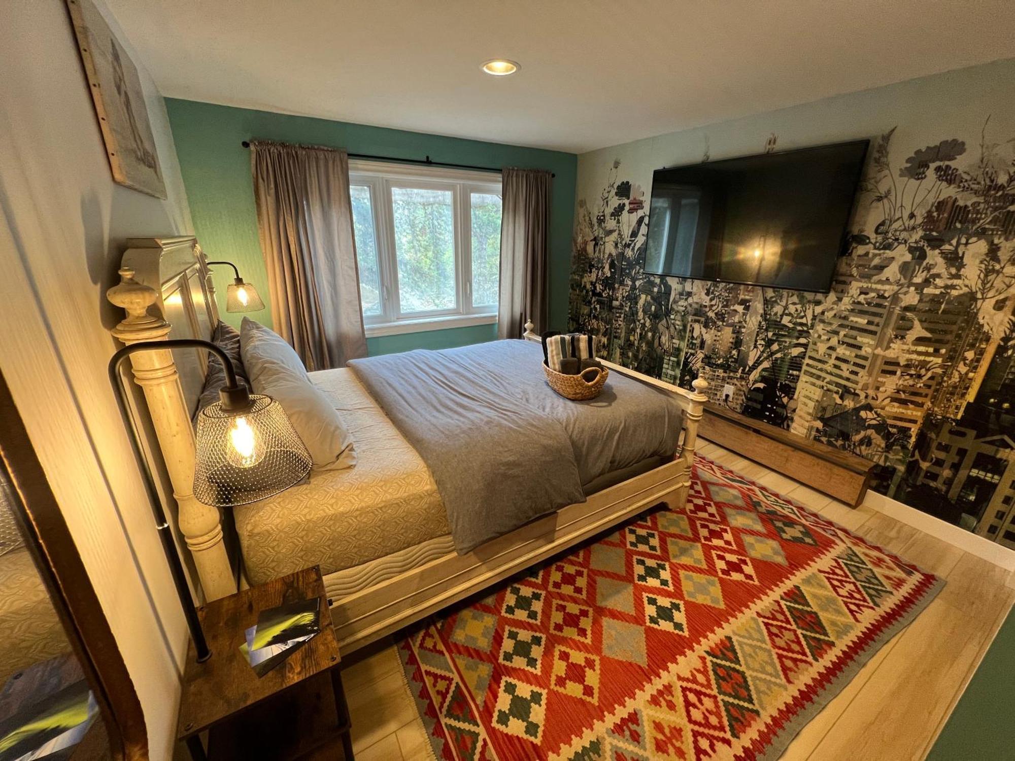 Bed and Breakfast 好丘。Hacho House à Yellowknife Extérieur photo